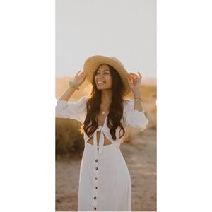 FREE PEOPLE String of Hearts Cutout Maxi
Dress Size XS  White Cutout  Button